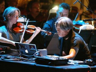 Aards en onaards: William Tyler vs. Ryuichi Sakamoto