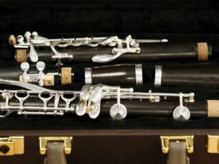 15 gestolen klarinetten uit Amsterdam teruggevonden bij grenscontrole