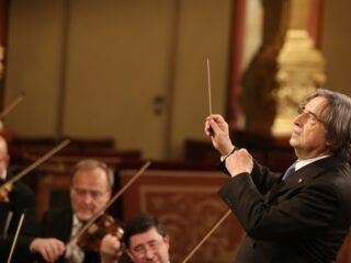 Ratzingerprijs voor theologie gaat naar dirigent Riccardo Muti