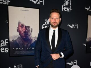 Nieuwe serie 'Before' met Billy Crystal krijgt muziek van Jay Wadley