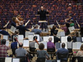 Amerikaanse musici steunen hoornist in uitspreken seksueel misbruik New York Philharmonic