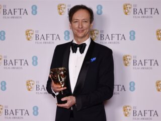 Volker Bertelmann wint BAFTA voor beste filmmuziek voor Im Westen nichts Neues