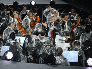 Verontwaardiging over verregende Olympische opening: kunnen instrumenten tegen water?