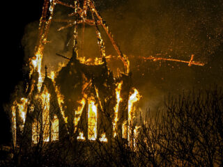 Brand in Vondelkerk: concertpodium verloren?