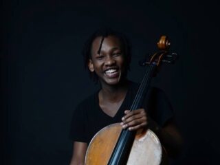 Cellist Abel Selaocoe: 'In muziek kun je verblijven. Het is een remedie voor alles'
