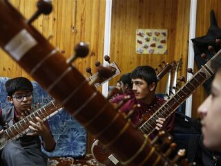 Oprichter Afghanistan National Institute of Music ontvangt eredoctoraat van Juilliard