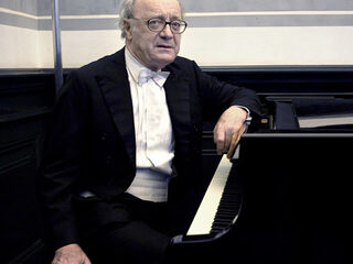 Alfred Brendel speelt Mozarts 'Pianosonate nr.14'