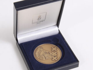 Dirigent Niek Idelenburg krijgt penning voor stimuleren muziekbeleving Amsterdamse jongeren