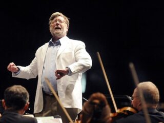 Dirigent Sir Andrew Davis op 80-jarige leeftijd overleden