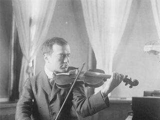 Gedenkplaat voor Bronislaw Huberman - violist en oprichter van het Israëlisch Philharmonisch Orkest