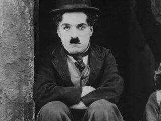 Live geïmproviseerde orgelmuziek bij een stille film van Charlie Chaplin
