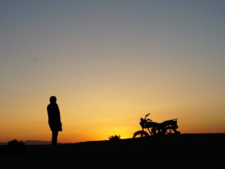 Karim Sebastian Elias scoort documentaire 'Cutting Through Rocks'