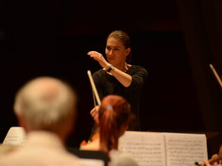 Jonge Poolse dirigente chef in Lorraine