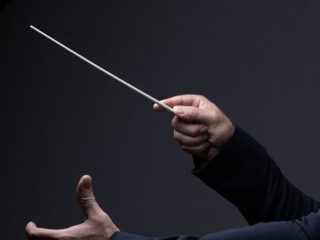 Dirigent Ronald Corp (1951-2025) bracht onderbelichte muziek naar de voorgrond