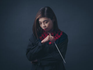 Chef-dirigent Elim Chan zwaait af bij Antwerp Symphony Orchestra