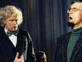 Wim de Bie als autoritaire zangpedagoog Jürgen Baumwolle