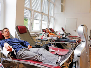 25 musici van het Bayreuther Festspielorchester doneren bloed om 'voorbeeld' te geven