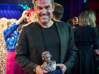 Spannend of grappig? Fons Merkies legt in Het Klokhuis uit hoe belangrijk muziek is voor film