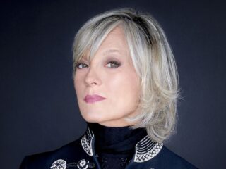 Ophef in Frankrijk: steenrijke pianist Hélène Mercier vindt dakloosheid 'een levenskeuze'