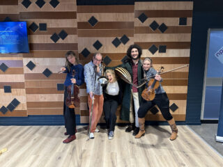 Vrij Spel: Connect! vs. Smetana