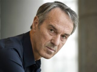 Toneel- en operaregisseur Ivo van Hove in opspraak
