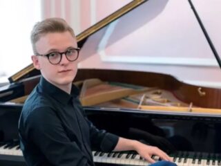 Jan Čmejla, pianotalent uit Tsjechië, wint Bach Wettbewerb Leipzig