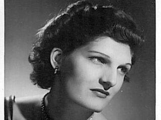 Plaquette voor Jennifer Vyvyan - muze van Benjamin Britten