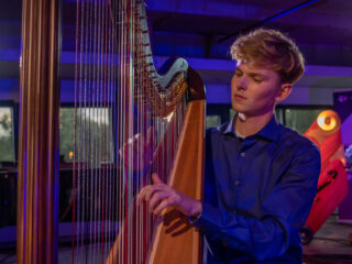 Harpist Joost Willemze wint Dutch Classical Talent Award