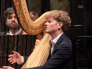 Harpist Joost Willemze op avontuur in Mexico, wint concours