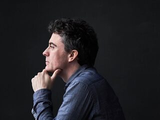 Larchers nieuwste symfonie: over toppen, en door diepe dalen