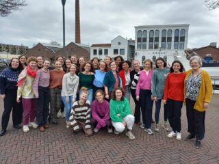 Langs bij het Nationaal Vrouwen Jeugdkoor: 'Het draait om plezierig muziek maken'