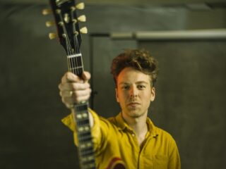 Reinier Baas ontvangt de Boy Edgarprijs