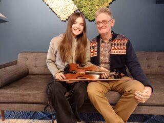 Deze Oekraïense vluchtelingen kunnen nu weer instrument bespelen