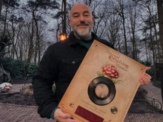 Gouden plaat voor componist Eftelingmuziek