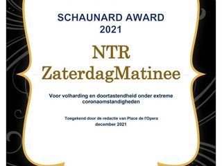 NTR ZaterdagMatinee ontvangt onderscheiding van Place de l'Opera