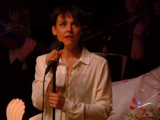 Bibi Dumon Tak: 'Door muziek van Wende durfden we toe te laten wat er met ons was gebeurd'