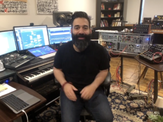 Nima Fakhrara scoort de bovennatuurlijke horrorthrillers 'Entity Within' en 'Don't Move'