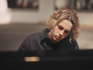 Zestienjarige pianist tekent platencontract bij Deutsche Grammophon
