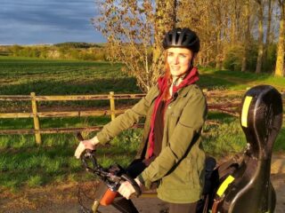 Sarah Small voltooit duurzame tournee op de fiets