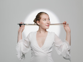 Cellist Anouchka Hack onderscheiden met Beethoven Ring 2025