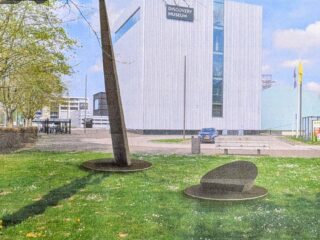 Kunstwerk 'De Dirigent' krijgt massale steun: een muzikaal monument voor de mijnstreek