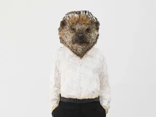 Waarom deze beeldhouwer hout kiest boven marmer