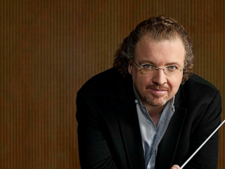 Ook bij New World Symphony mag dirigent Stéphane Denève blijven