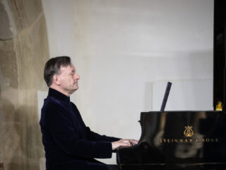 Pianist Stephen Hough geridderd