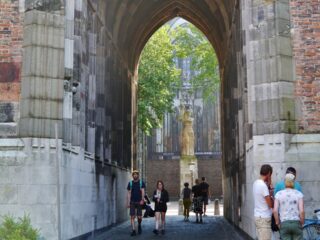 Passage Domtoren vernoemd naar blinde beiaardier