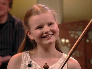 14-jarige violiste Lilja Haatainen tekent wereldwijd contract bij HarrisonParrott