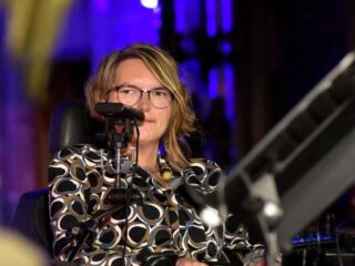 Magicflute-speler Karin van Dijk: "Het gaat niet meer om mijn beperking, maar om mijn kunnen"