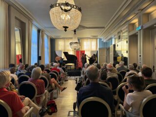 Podium x Grachtenfestival: live vanuit The College Hotel. Kom langs!