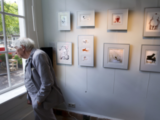 Tentoonstelling Aat Veldhoen: 'De dood is bij ons helemaal niet confronterend'