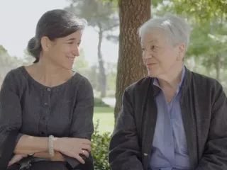 Deze muziek van Frank Ilfman hoor je in de documentaire 'ADA: My Mother the Architect'